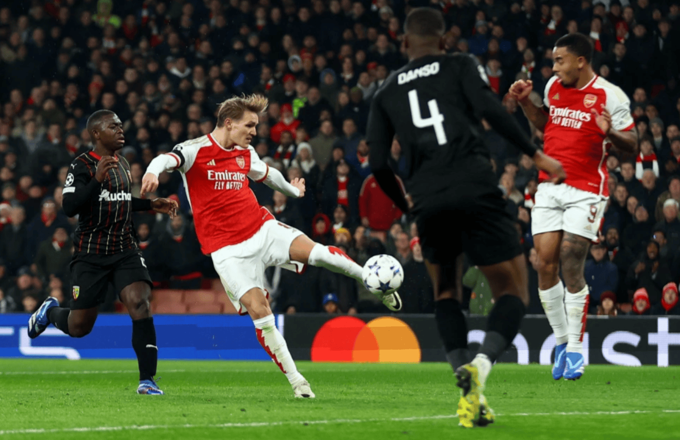 伯恩茅斯主场不敌对手，英超保级前景堪忧的简单介绍