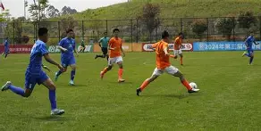 火热战役：足球联赛开战多支队伍备战的简单介绍