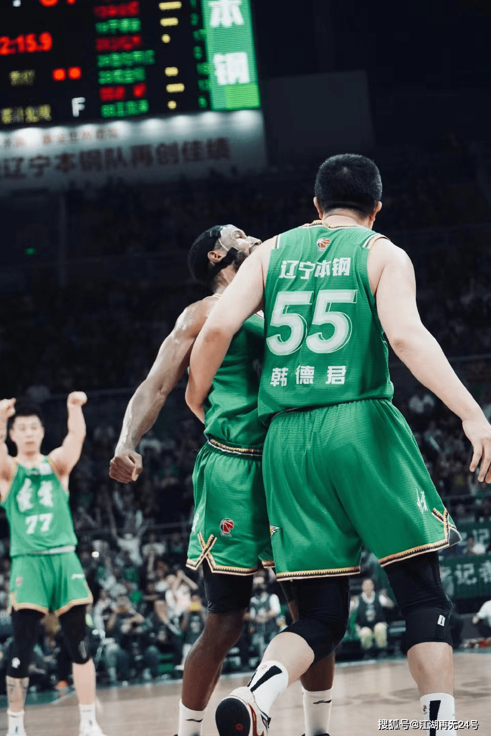 重庆男篮取得压倒性胜利，迈向巅峰(反腐败斗争取得压倒性胜利并全面巩固)